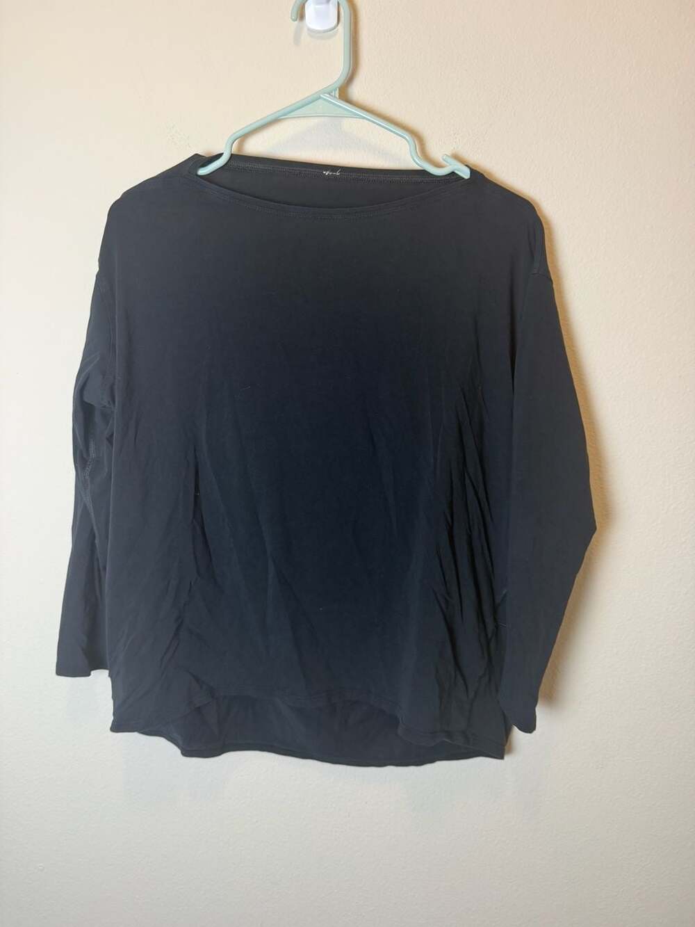 Lululemon Black Long Sleeve Lightweight Loose Athletic Top